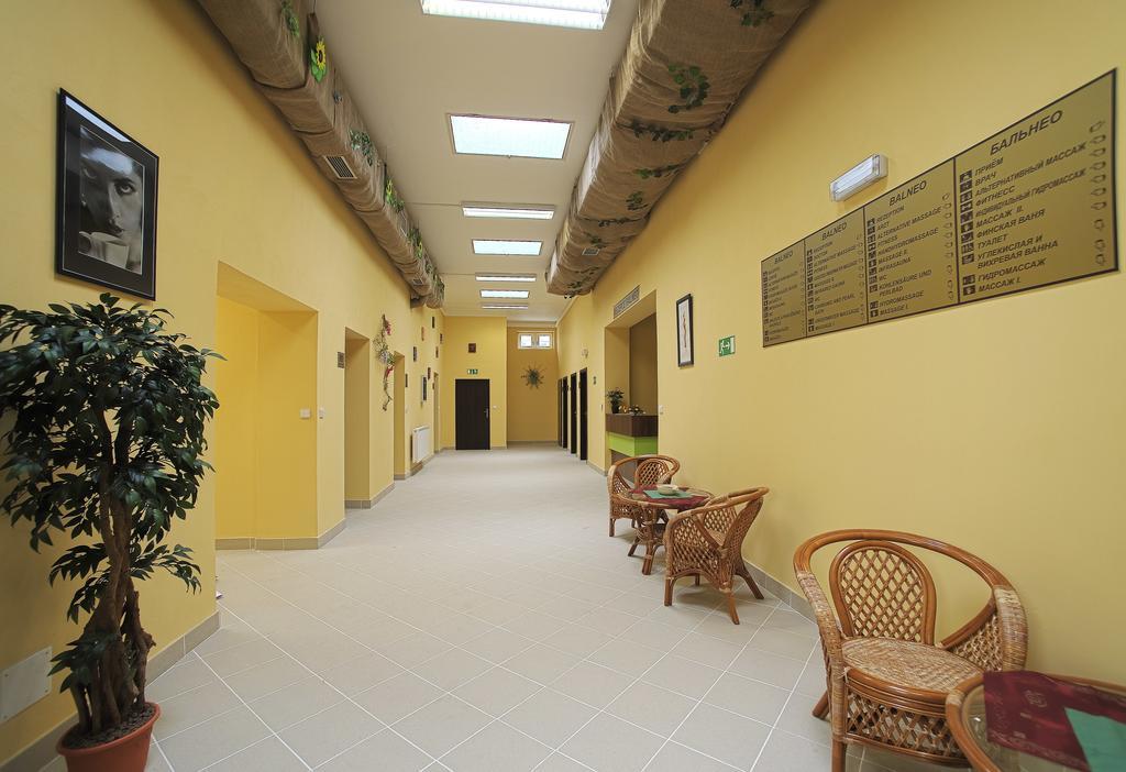 פודבראדי Hotel Zamecek מראה חיצוני תמונה